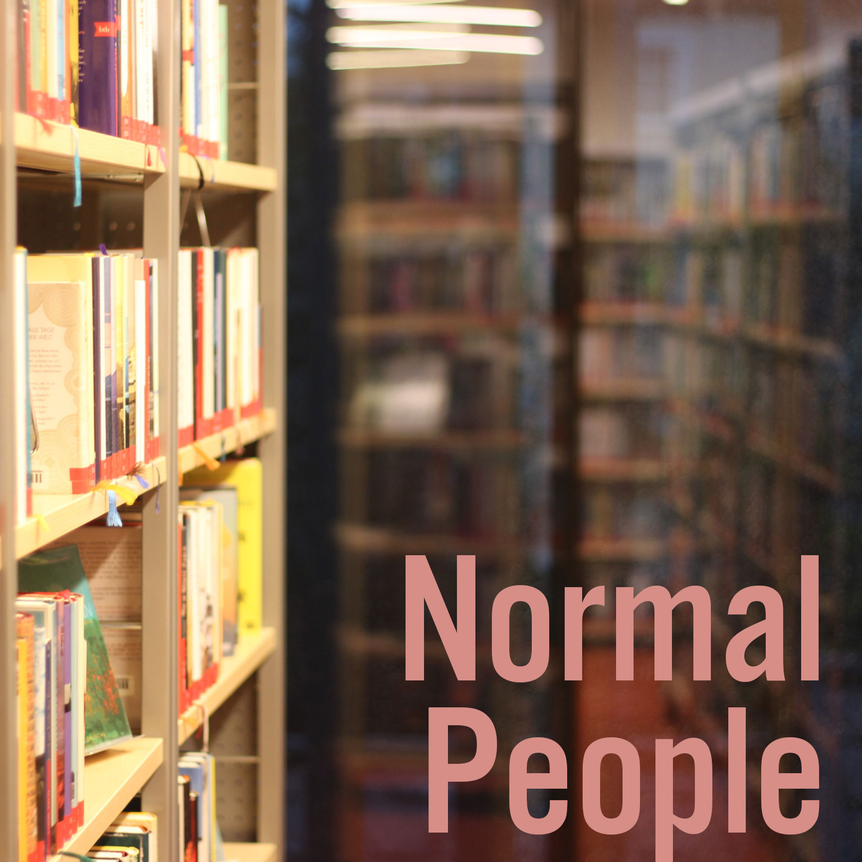 Foto von Bücherregal mit Episodentitel